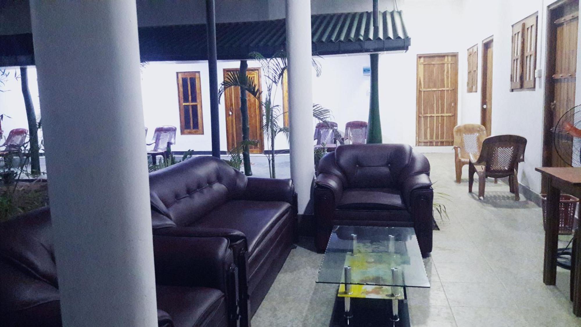 Safari Horizon Udawalawe Bed & Breakfast エクステリア 写真